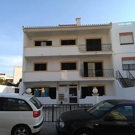 Monica Картейра